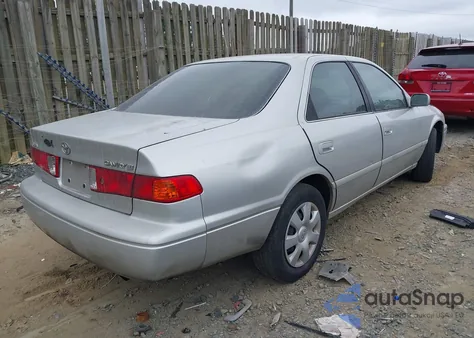2001 Toyota Camry Le from USA, damaged, VIN 4T1BG22K21U808595